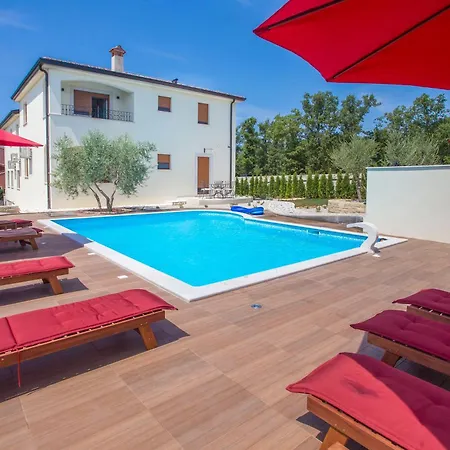 Birikina 3 Bei Porec Mit Pool