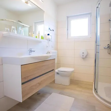 Apartmán Birikina 3 Bei Porec Mit Pool *