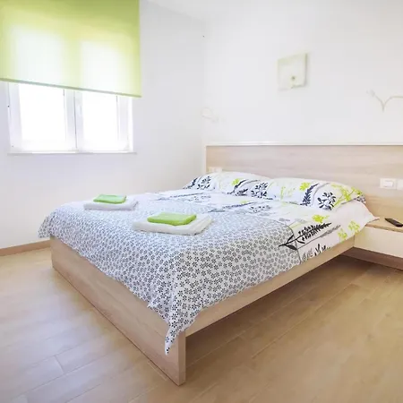 Apartmán Birikina 3 Bei Porec Mit Pool *